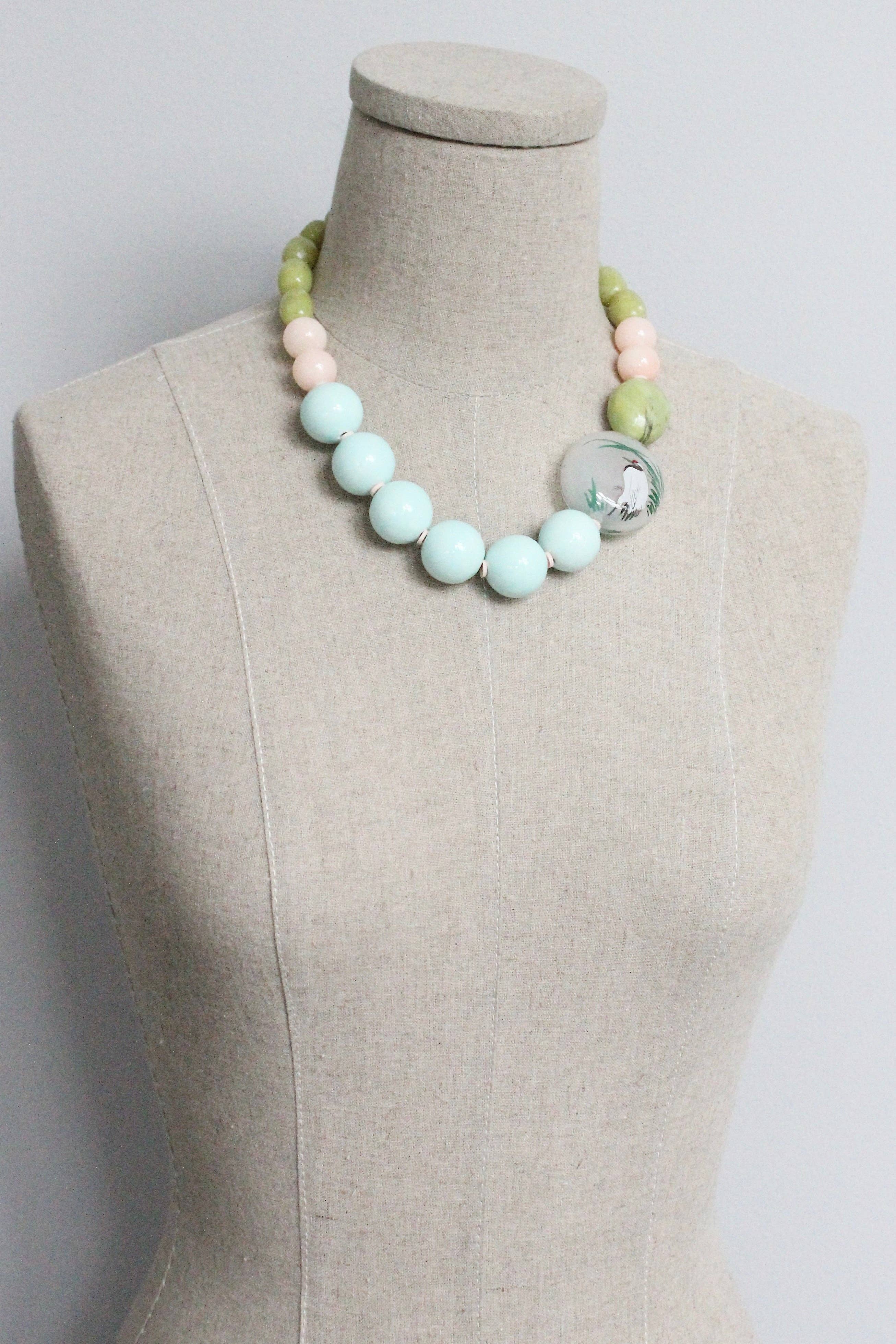 MLN118 Chunky necklace with Chinese reverse painted glass bead with red-crowned crane
