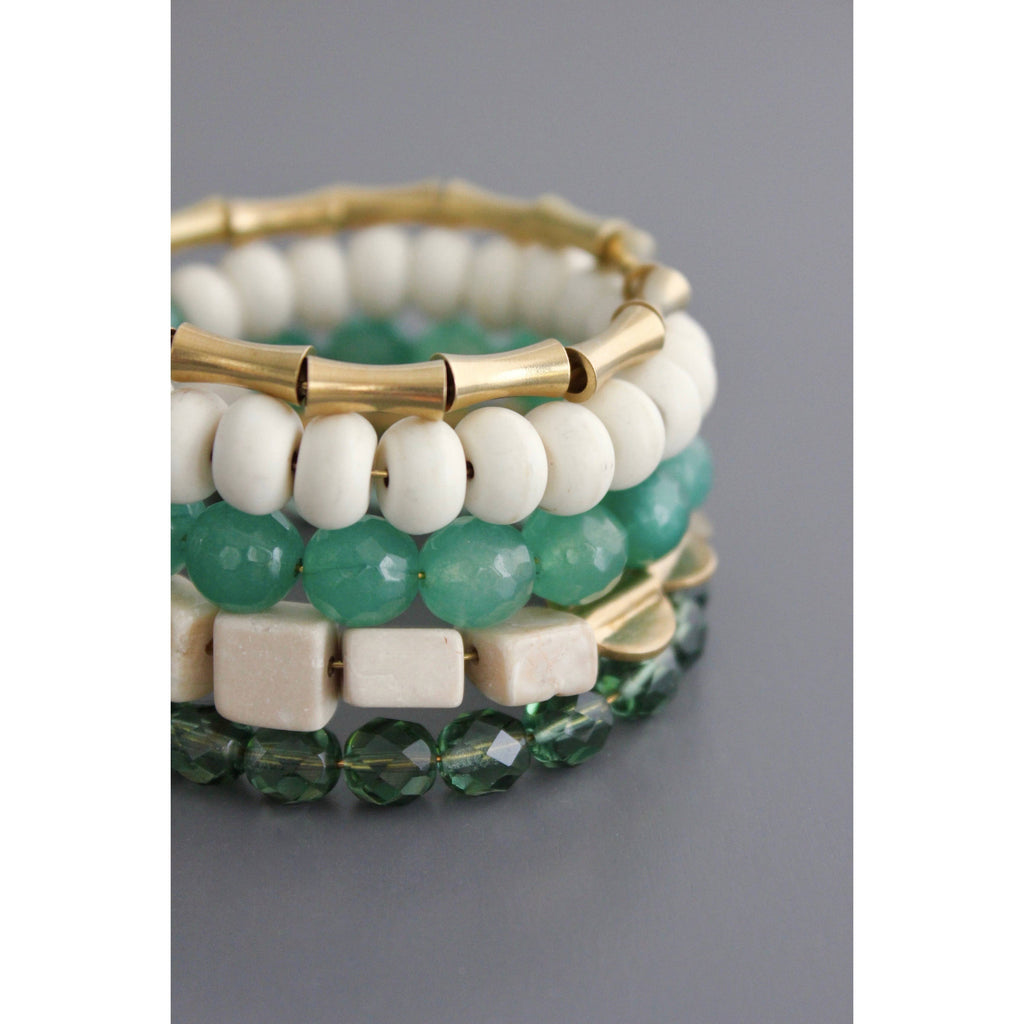BKNB04 Green and white wrap bracelet