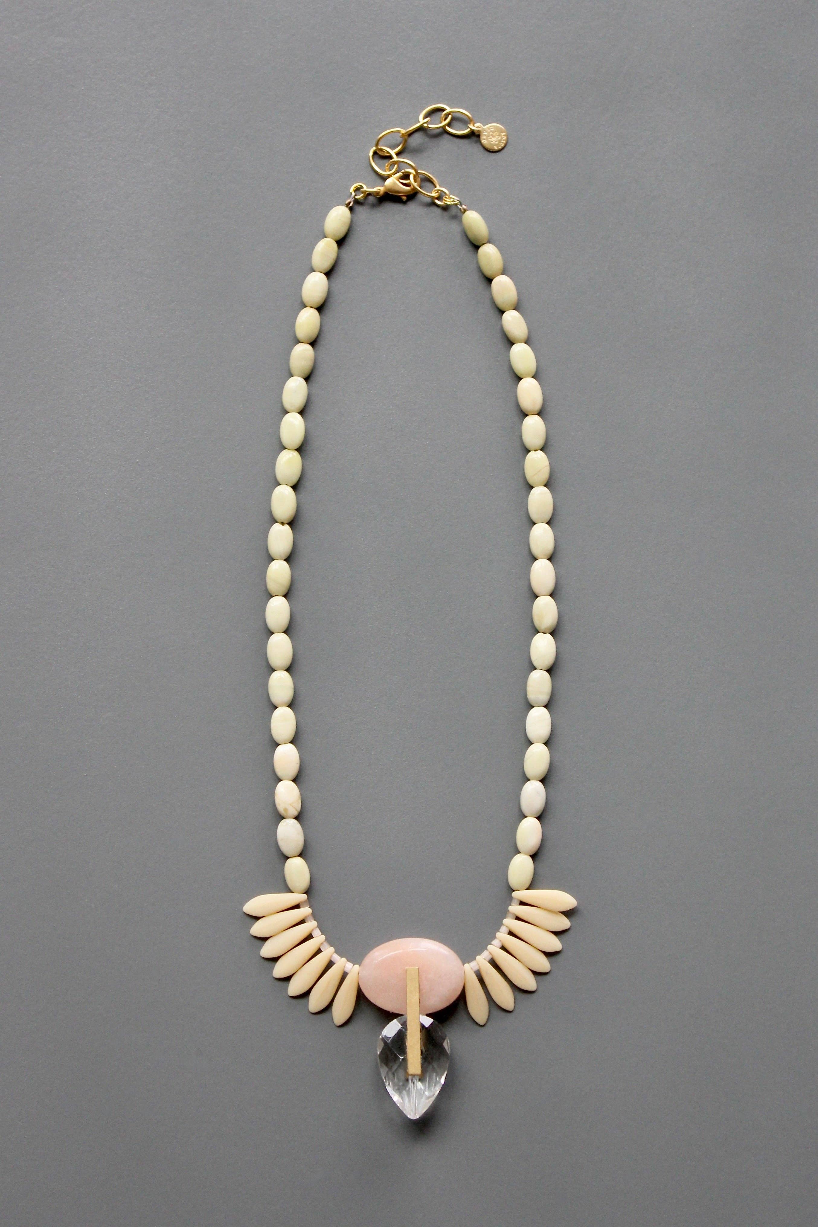 ISL116 Serpentine, peach jade, and glass Artdeco necklace